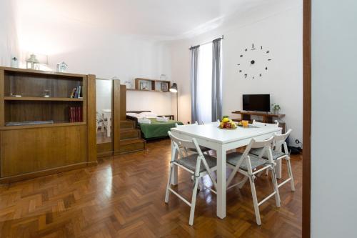Vatican Apartment Borgo Pio, Rome (photo 3)