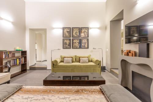 Spanish Steps DeLuxe Apartment - image 4