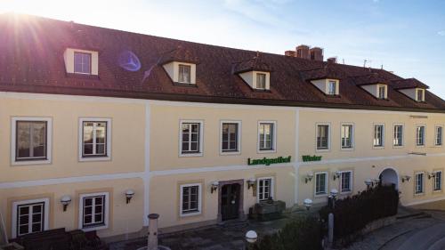 B&B Ardagger Stift - Landgasthof Winter - Bed and Breakfast Ardagger Stift