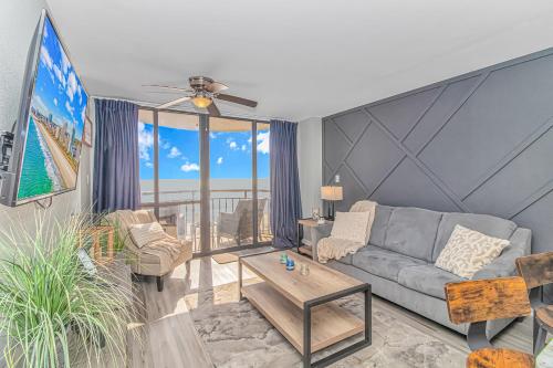Breathtaking Oceanfront Double Queen Suite! Meridian Plaza 701 - Perfect for 4 guests!