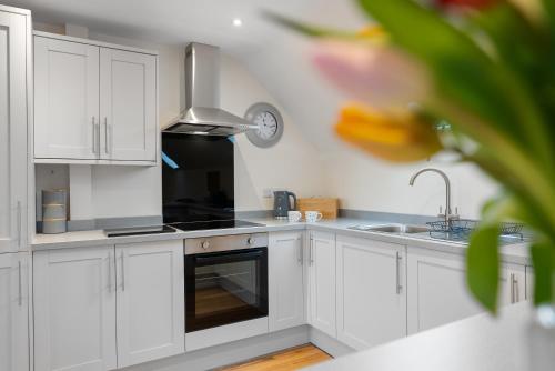 virtuve, New Apartment in Stockton sleeps 4 Free WIFI in Longičingtona