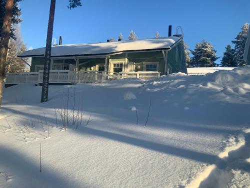 Saunaharju 5 järven rannalla