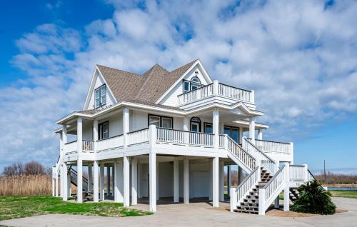 #Beach Please home in Crystal Beach, USA