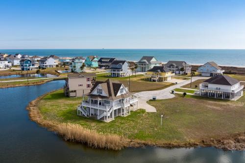 #Beach Please home in Crystal Beach, USA