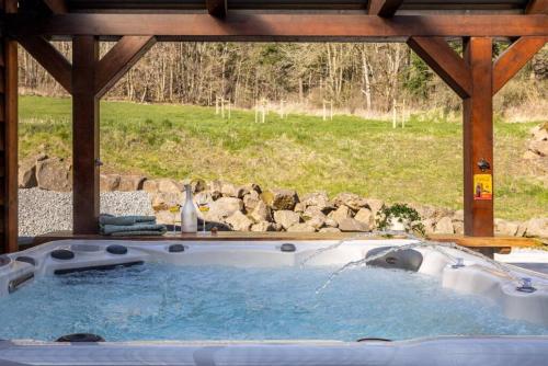 Nature Retreat Pool, Hot Tub, Sauna, Hiking-Caves