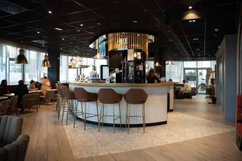 Bar/ Salón, Novotel Angers Centre Gare in Angers