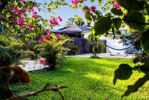 St Pete beach house backyard Jungle Oasis! in St Petersburg, USA