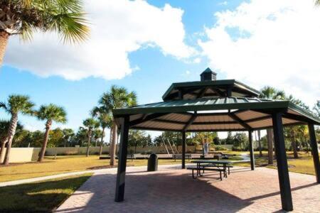 Lakeside Home Perfect for Family Stay Near Disney! - image 11