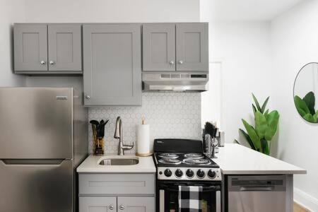 91-2A Stylish 3BR 2Bth with W D - main image