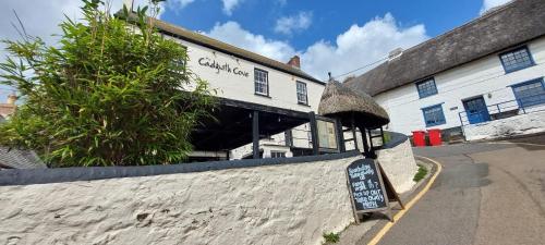 Cadgwith Cove Inn