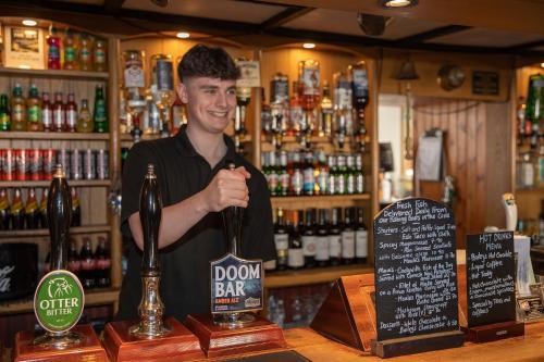 Cadgwith Cove Inn - image 14