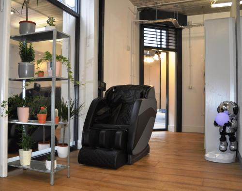 Facilities, Cosmos capsule coworking London in London
