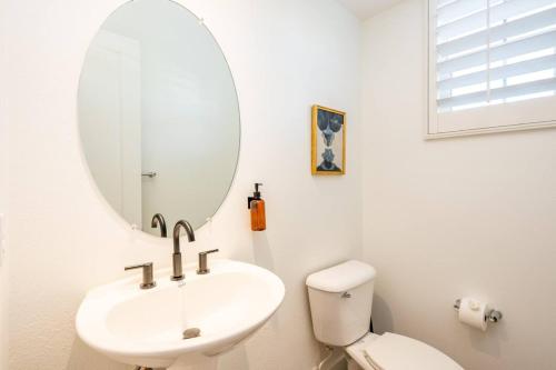 Five-Bedroom House image 4
