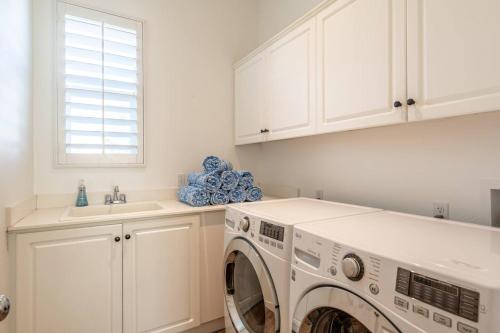 Five-Bedroom House image 3