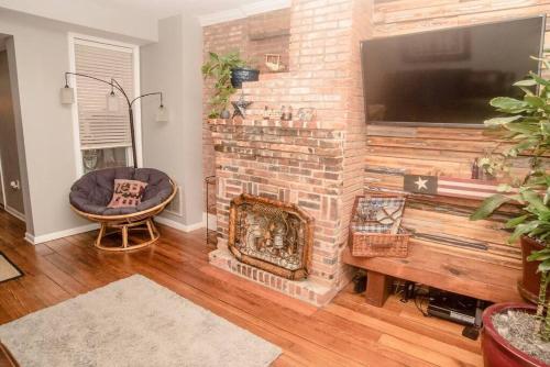 Johns Hopkins Historic Renovated home - Fells Point! in Baltimore, USA