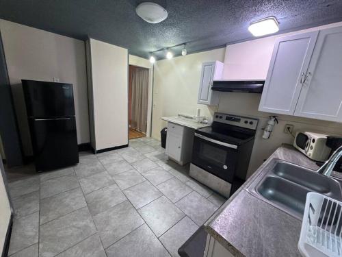 Comforting getaway-sleeps 6-walk to falls! in Niagara Falls, USA