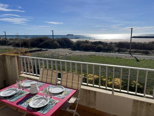 MAISONS SUR LA PLAGE Joli 3 pièces mezzanine 1ère ligne vue mer Richelieu Cap d'Agde - Location saisonnière - Agde