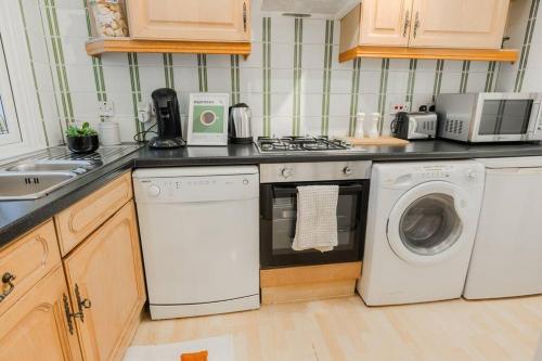 2 bed chic vintage flat at Bayswater, Лондон (фото 9)