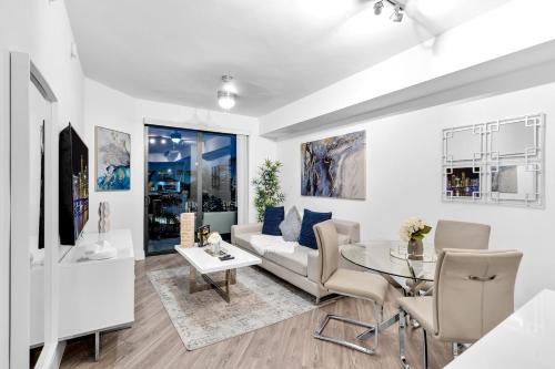 Modern 1 Bed in Downtown Doral With Free Parking detail