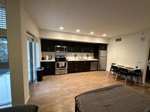 Hollywood Universal Studios Apartment FREE parking, Лос-Анджелес (фото 9)