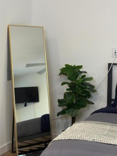 Hollywood Universal Studios Apartment FREE parking, Лос-Анджелес (фото 8)