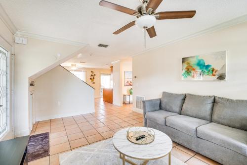 Lovely Tampa Home 4 Mi to Busch Gardens! in Tampa, USA