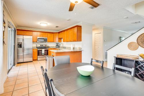 Lovely Tampa Home 4 Mi to Busch Gardens! in Tampa, USA