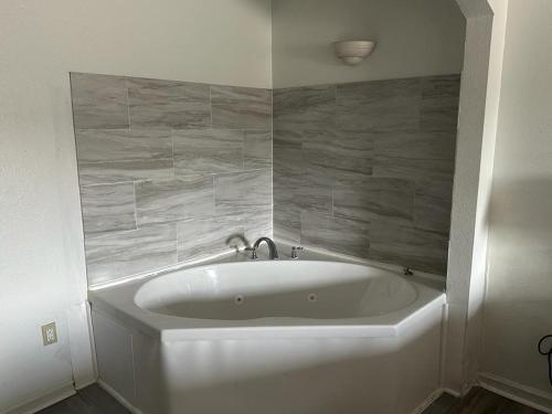 Quality Inn & Suites Decatur – Priceville I-65 in 普利斯維爾(AL)