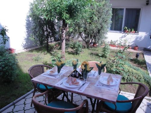 Kert, London Hotel in Faleza Nord