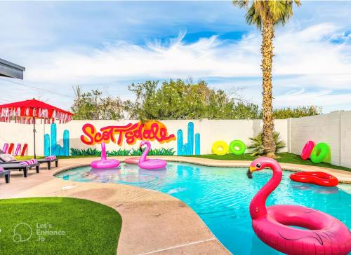 Welcome to PINK VOGUE wPool, Hot Tub & Casita! - Accommodation - Scottsdale