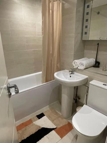 Central Point apartment London