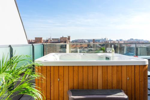 room detail thumbnail 1