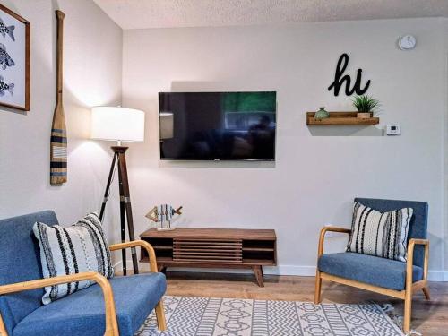 TimberPoint 3 - Indian Point Cabin with Pool! Near Silver Dollar in Branson, USA