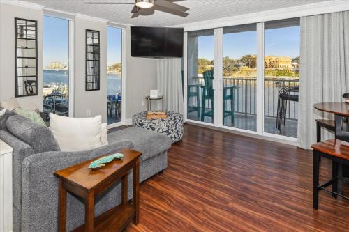 Dolphin Point 305B condo