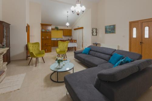 Konyha, Eidyllio ''The Mansion'' in Ómodosz