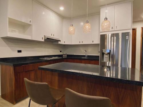 Luxury 4BR Condo 5Min Cabo Downtown Pool BBQ in Cabo San Lucas, Mexico