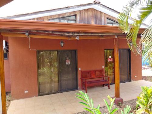 las cabinas del sueño (las cabinas del sueno) in Nikoja
