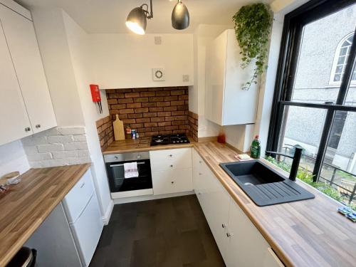 Cosy Oasis In The Heart Of Clifton Village - Clifton