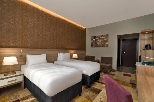 Classic Twin Room image 8