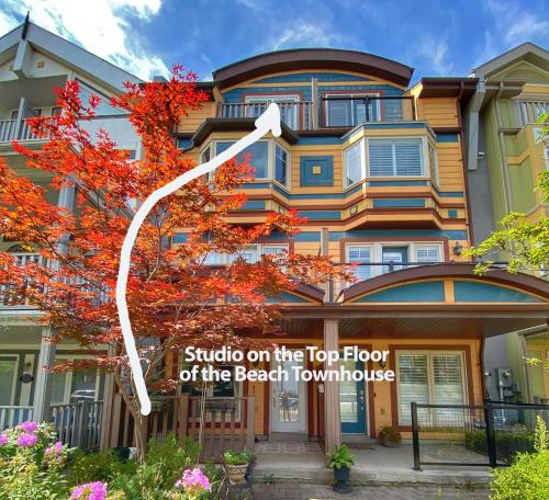 Stunning Rooms in Townhouse across the Beach near เดอะบีชวิลเลจ