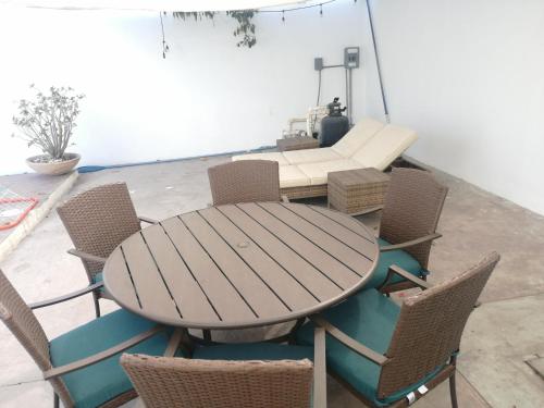 Casa Juarez: Great 4BR house w/ POOL & GAMES, perfect for Parties & Family in La Paz, Mexico
