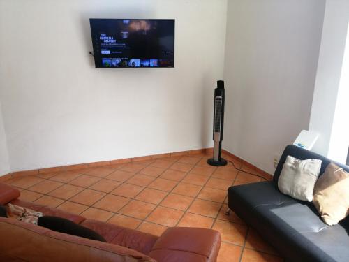 Casa Juarez: Great 4BR house w/ POOL & GAMES, perfect for Parties & Family in La Paz, Mexico