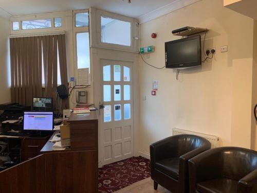 City Lodge London - main image