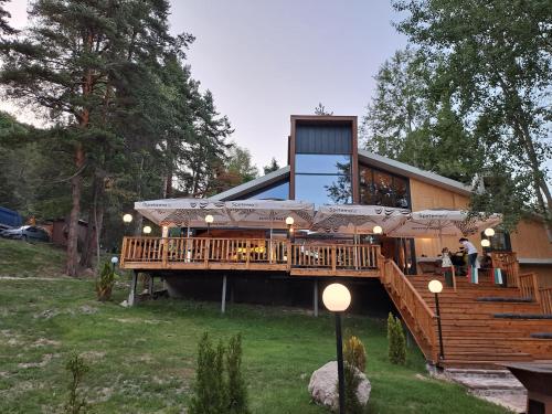 餐廳, Saint Constantine Mountain Retreat in 佩什泰拉