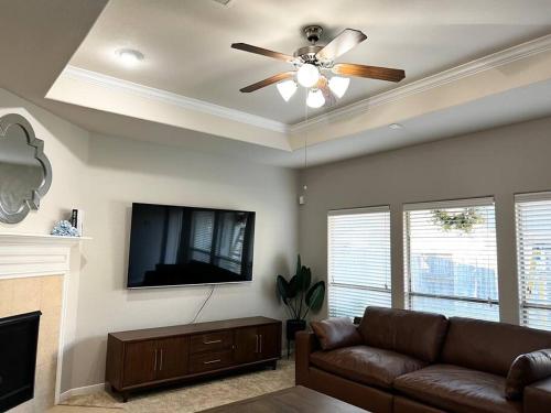 Entire Residential Home - 3B/2B in Katy, USA