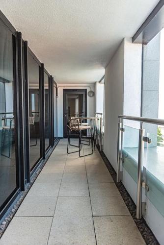 Luxurious 2 Bed - RIVER VIEW - Tap to explore photos