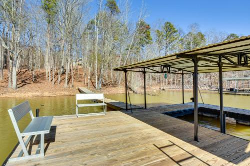 Lake Hartwell Cottage with Boat Dock Near Clemson