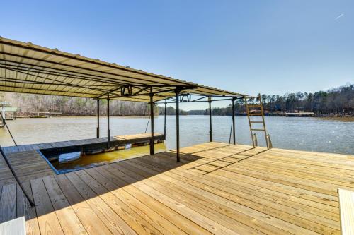 Lake Hartwell Cottage with Boat Dock Near Clemson