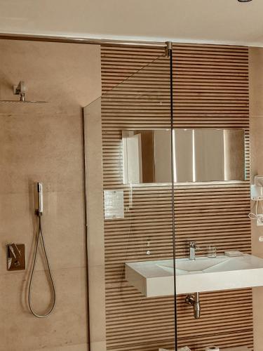 Mini Hotel & Maxi Room - image 9
