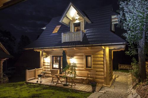 2 bedrooms, 4 beds